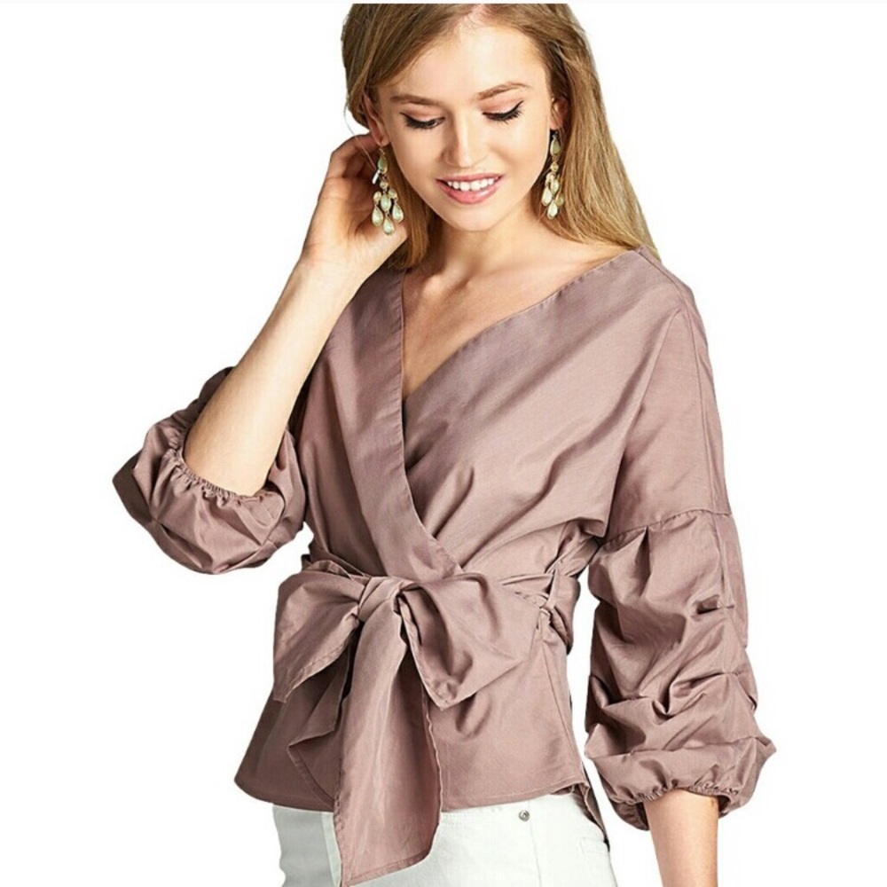 *FINAL PRICE* ACTIVE USA  Blouse.  Sz M. NWT.